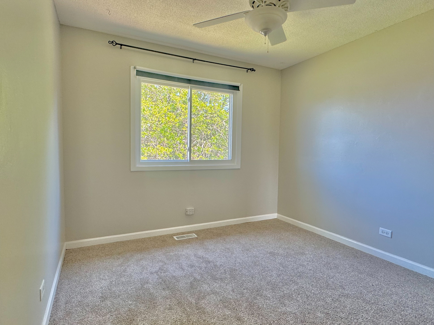3302 Acorn Court, Aurora, IL 60504