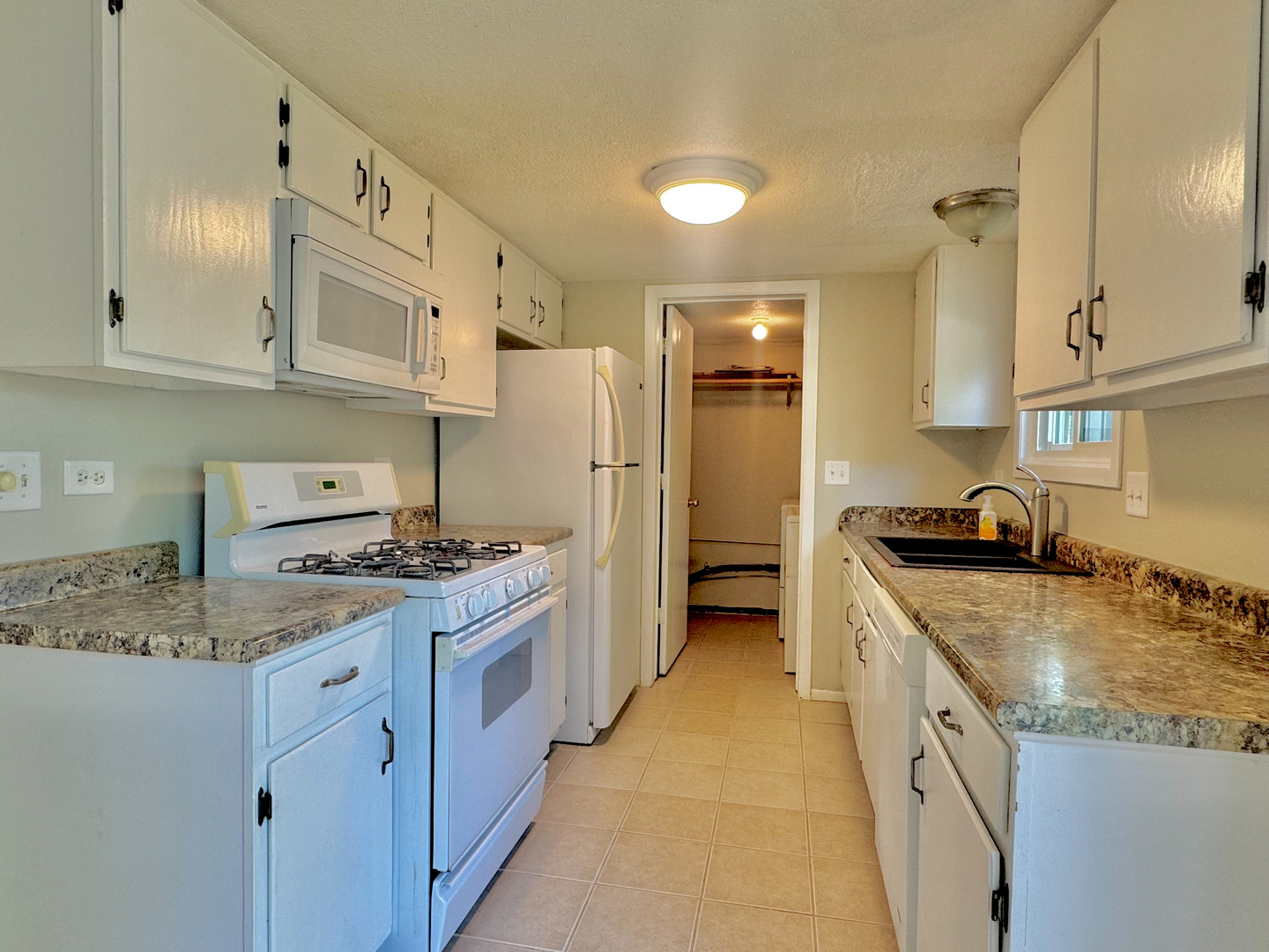 3302 Acorn Court, Aurora, IL 60504