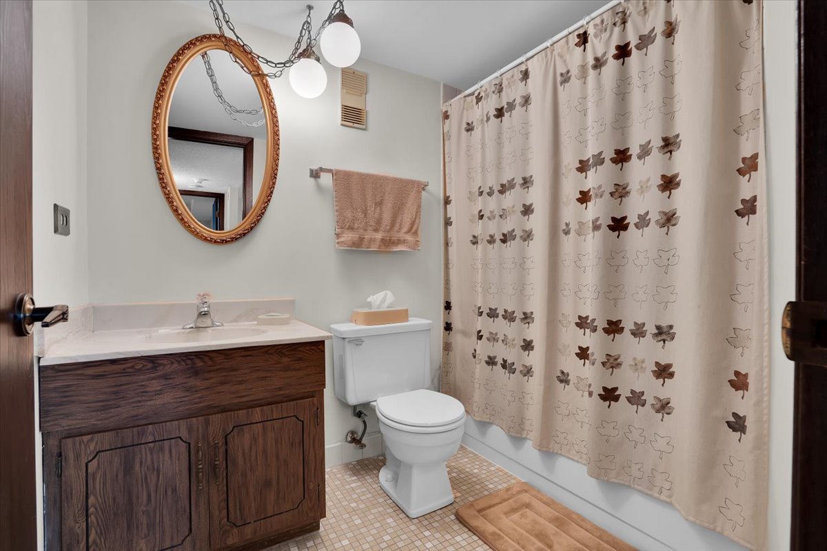 2213 Wharf Drive #407, Woodridge, IL 60517