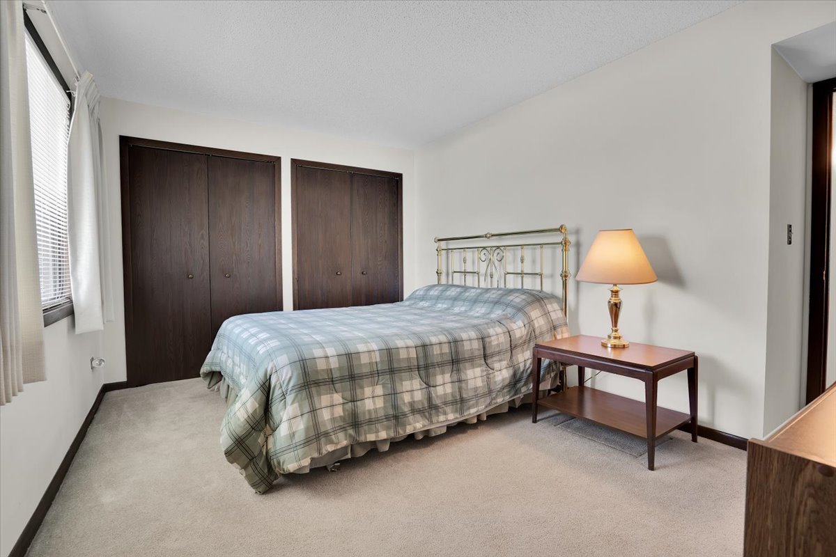 2213 Wharf Drive #407, Woodridge, IL 60517