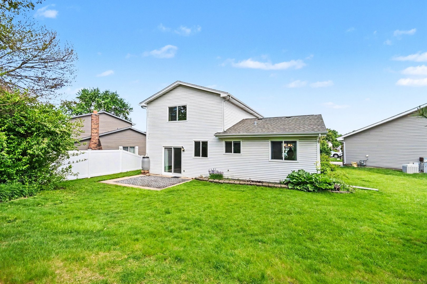 7 Oriole Court, Woodridge, IL 60517