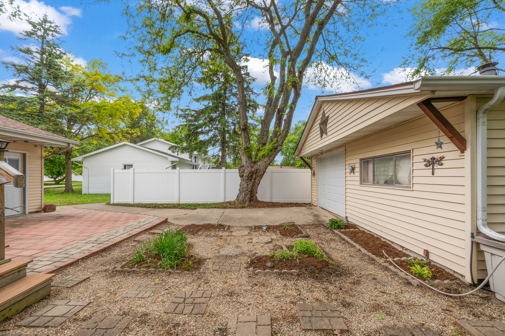 1704 Dunray Lane, Normal, IL 61761