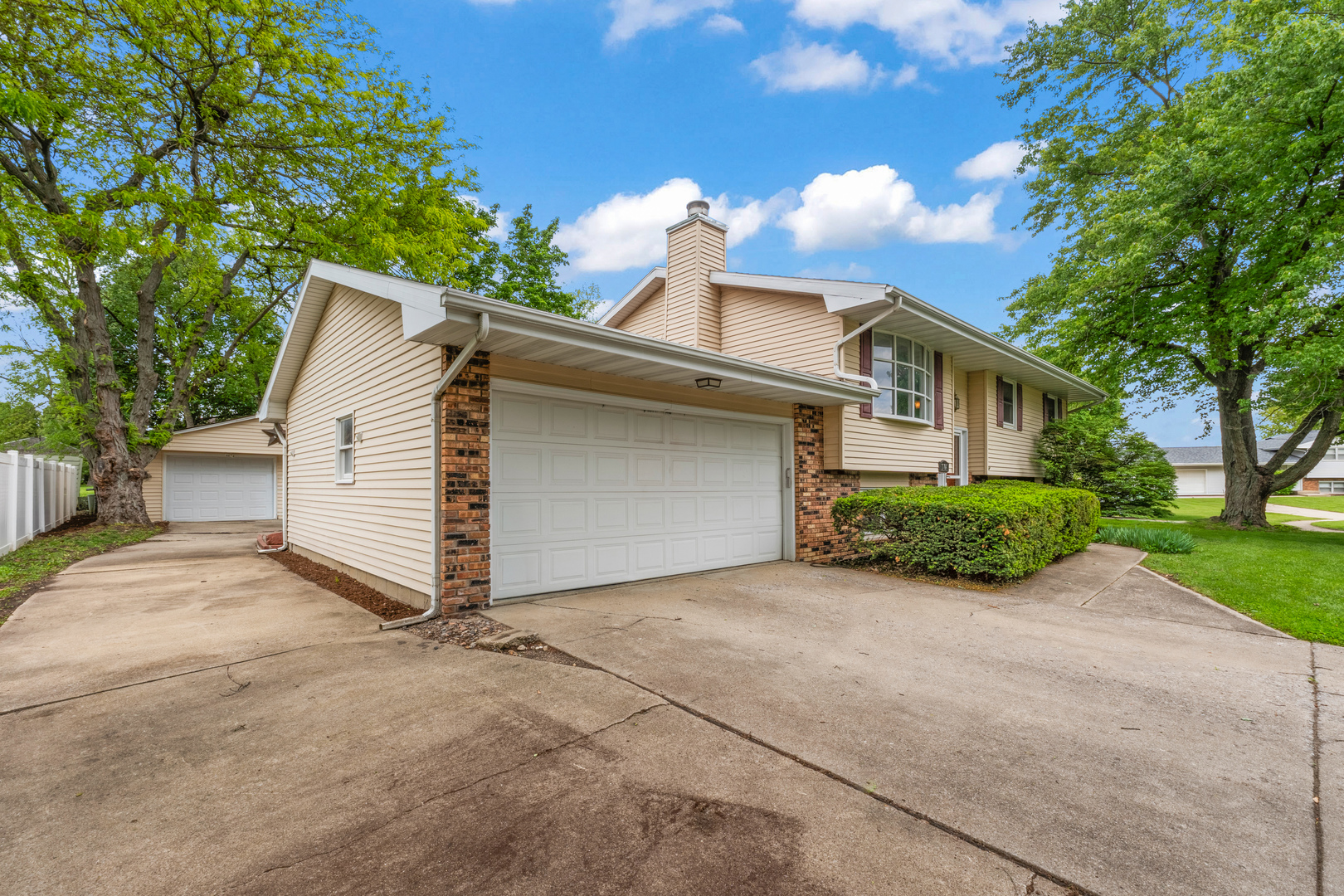 1704 Dunray Lane, Normal, IL 61761