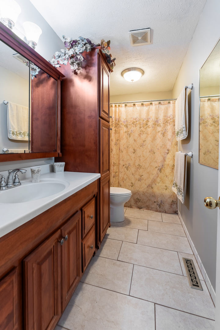 1704 Dunray Lane, Normal, IL 61761