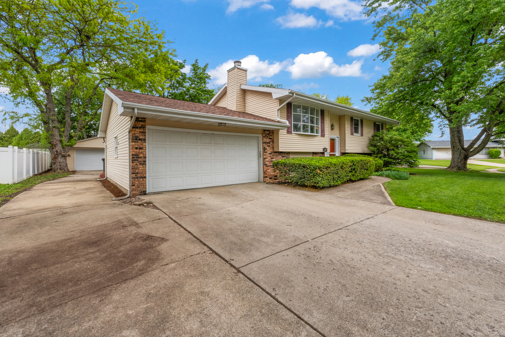 1704 Dunray Lane, Normal, IL 61761