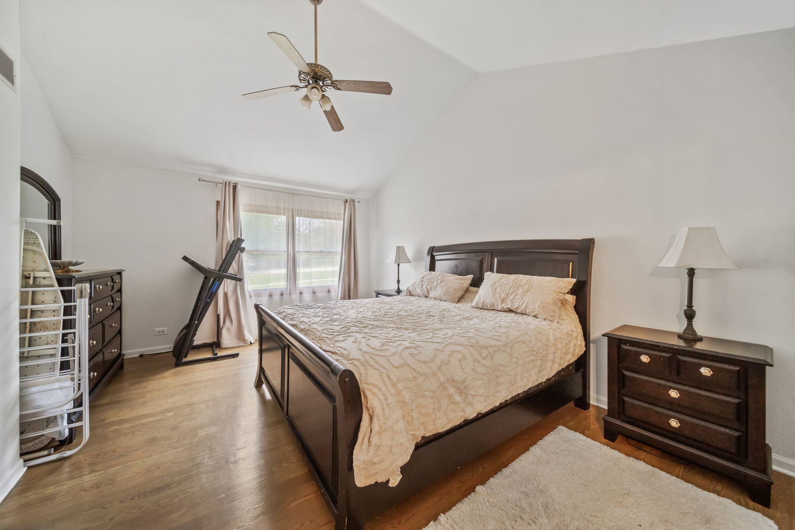 8003 Barrymore Drive, Darien, IL 60561