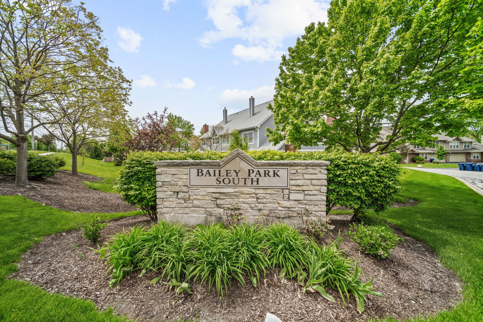 8003 Barrymore Drive, Darien, IL 60561