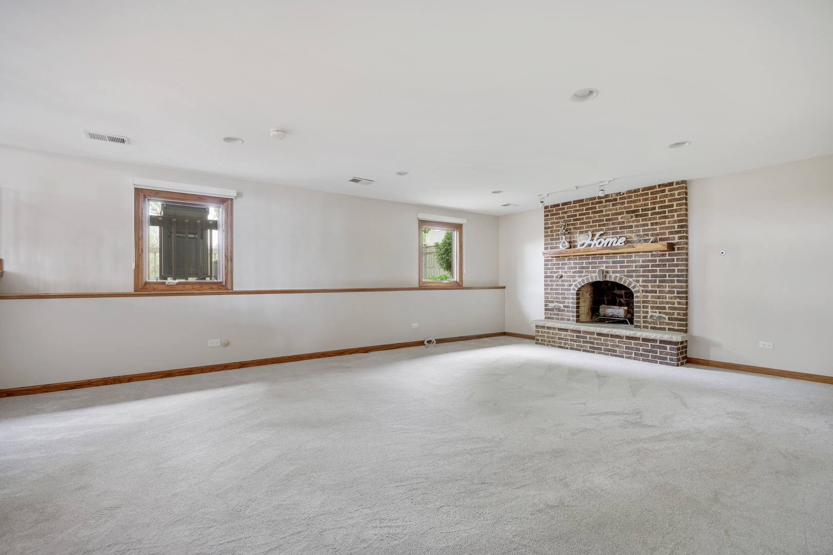 16W658 Therese Court, Willowbrook, IL 60527