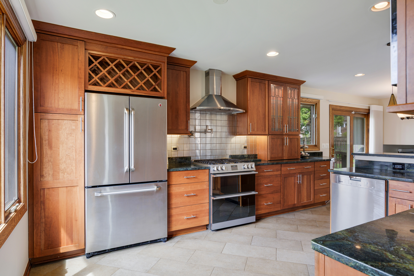 16W658 Therese Court, Willowbrook, IL 60527
