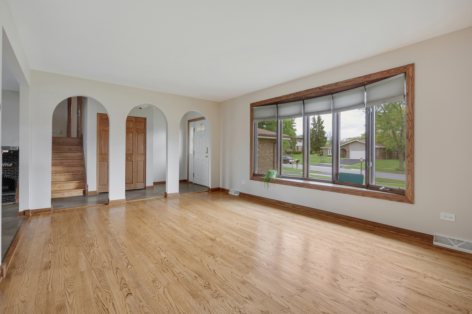 16W658 Therese Court, Willowbrook, IL 60527
