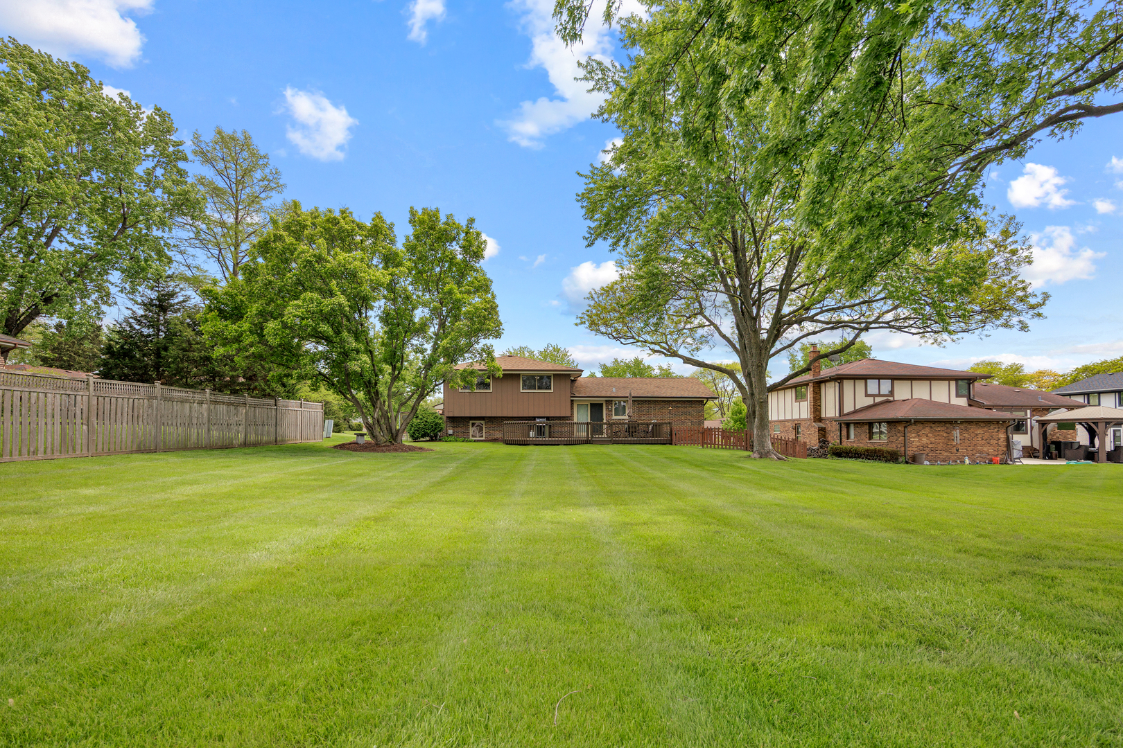 16W658 Therese Court, Willowbrook, IL 60527