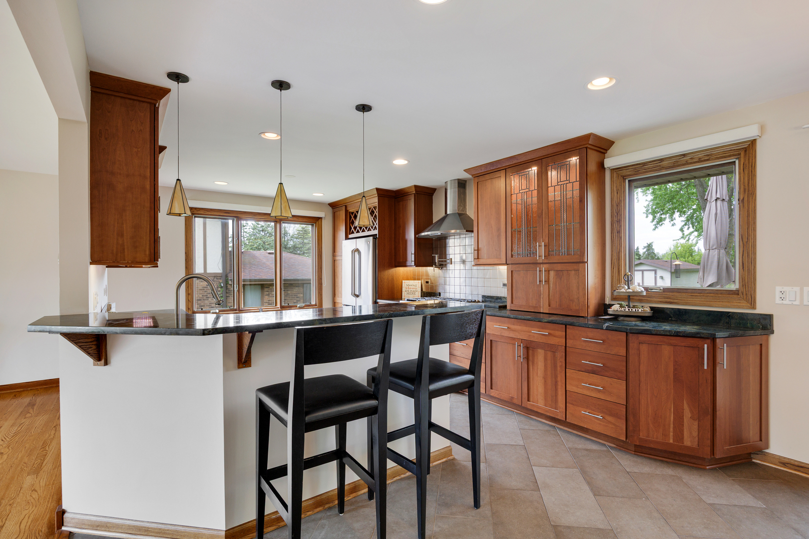 16W658 Therese Court, Willowbrook, IL 60527