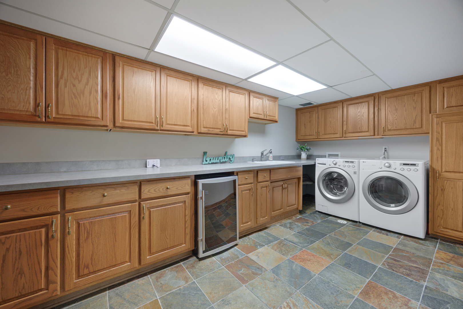 16W658 Therese Court, Willowbrook, IL 60527