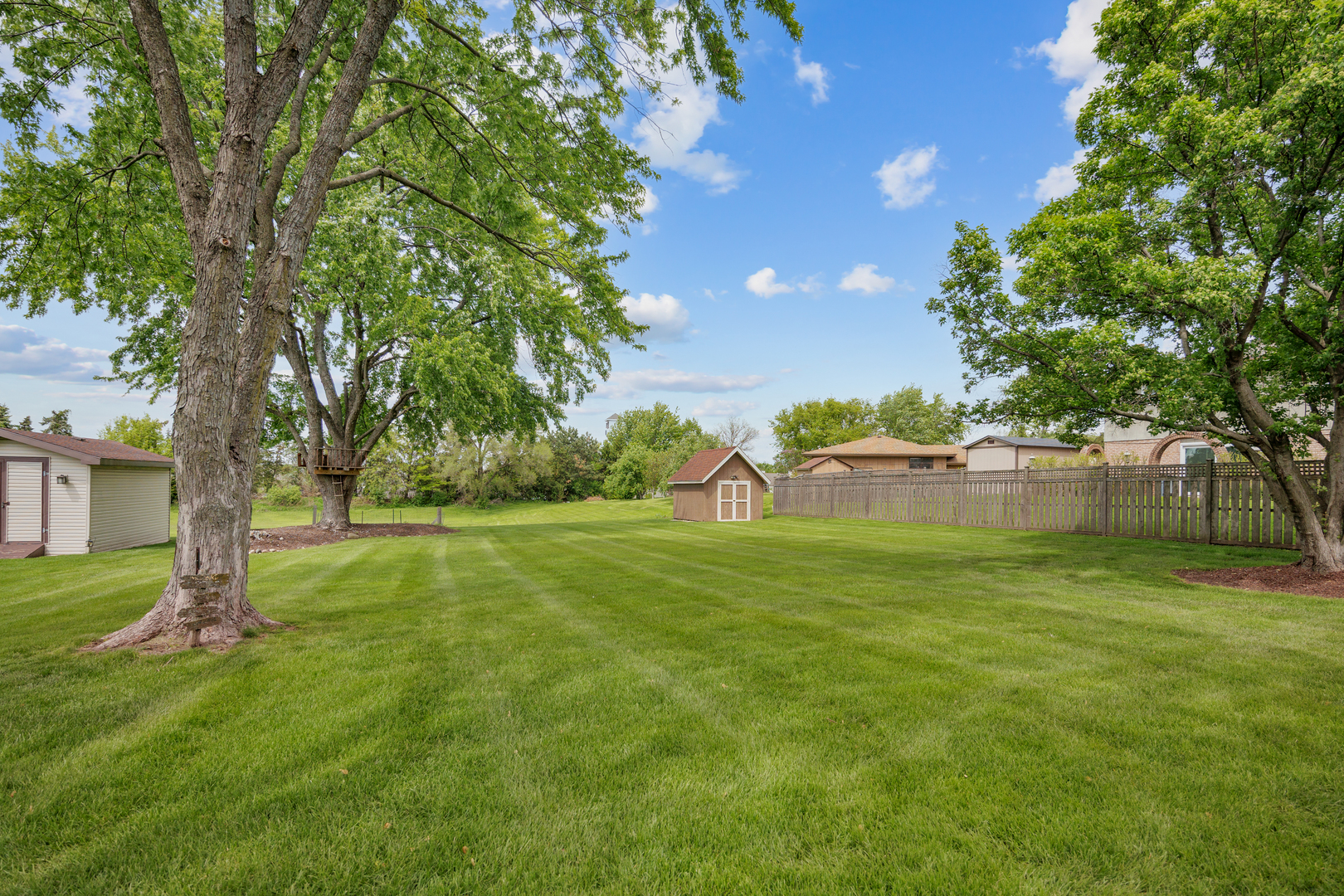 16W658 Therese Court, Willowbrook, IL 60527