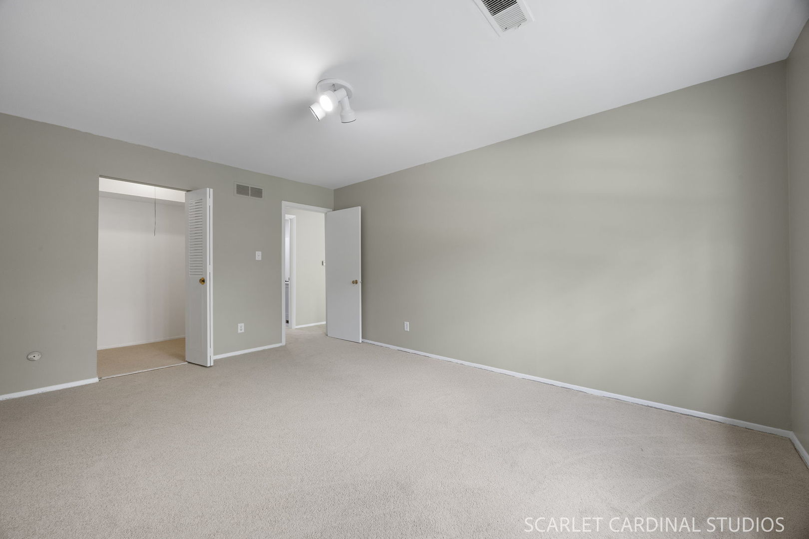 1105 Royal St George Drive #206, Naperville, IL 60563
