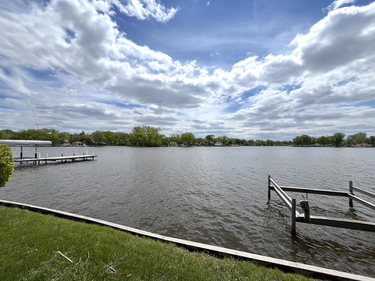 2401 Fairview Avenue, Johnsburg, IL 60051