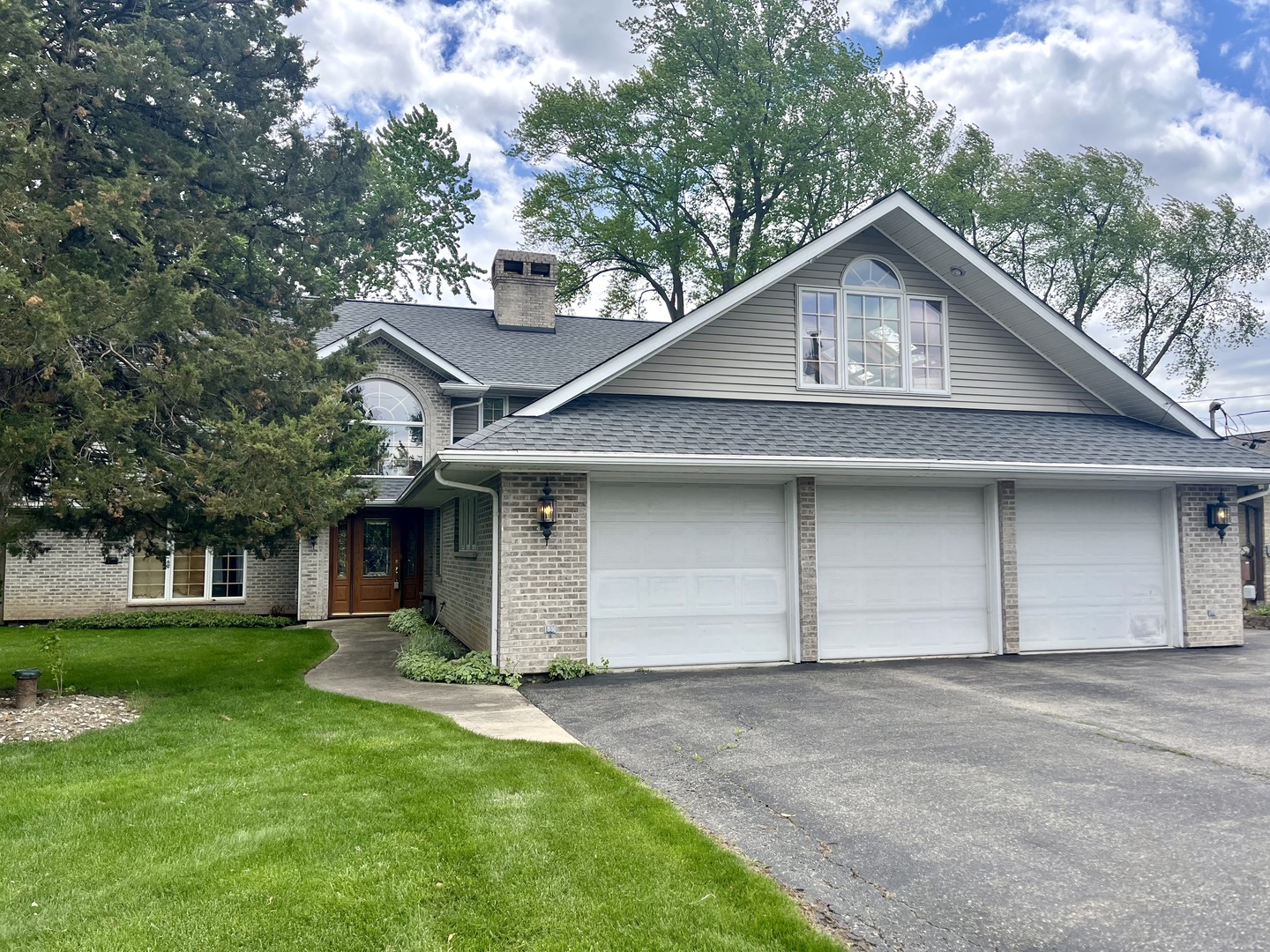 2401 Fairview Avenue, Johnsburg, IL 60051