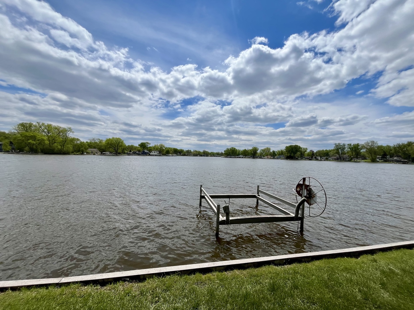 2401 Fairview Avenue, Johnsburg, IL 60051