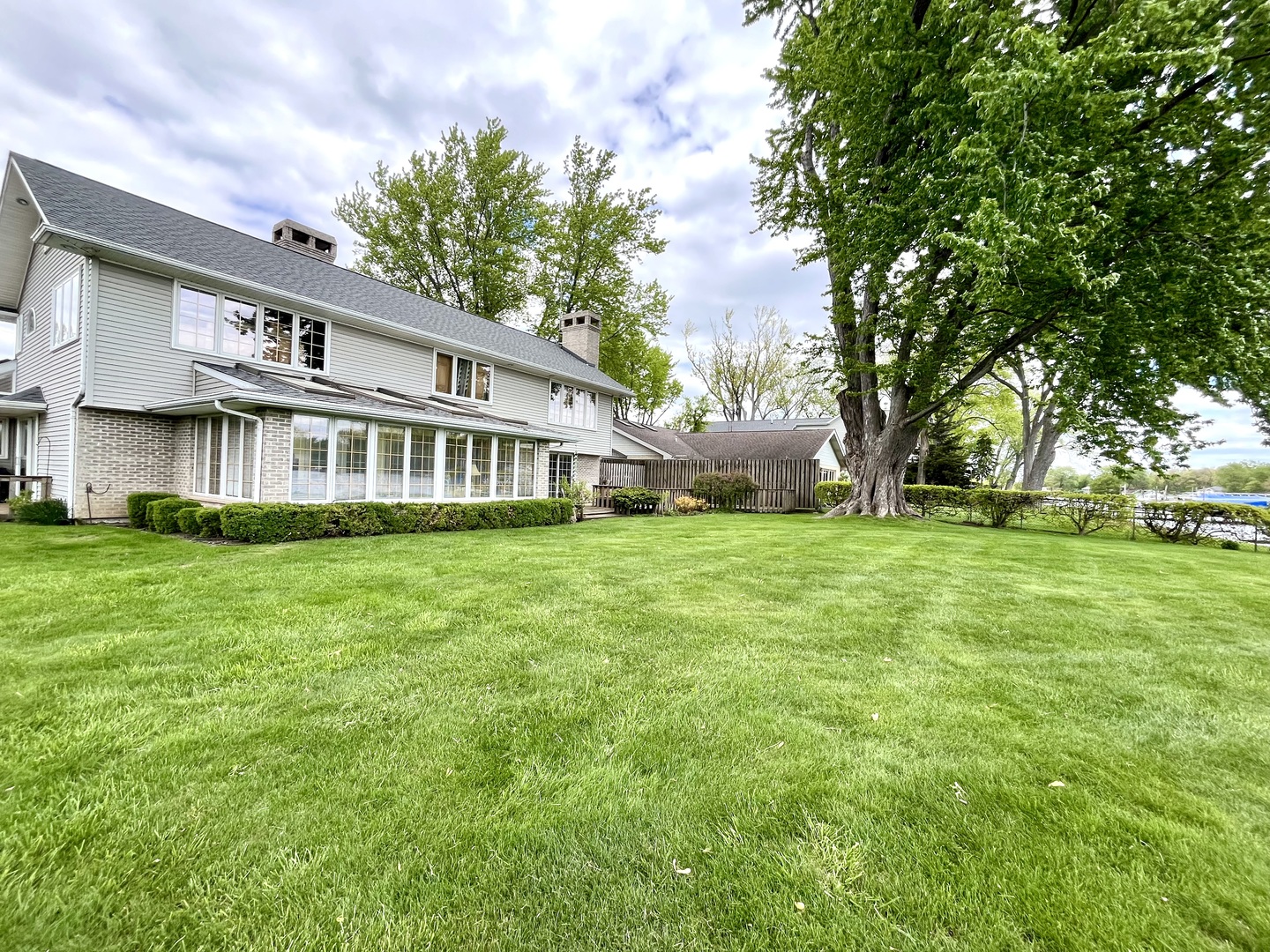 2401 Fairview Avenue, Johnsburg, IL 60051