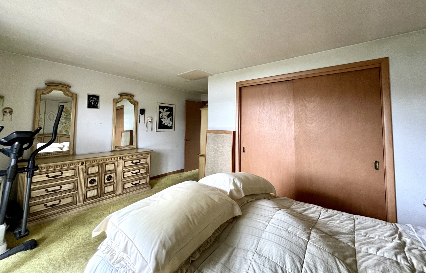 2401 Fairview Avenue, Johnsburg, IL 60051