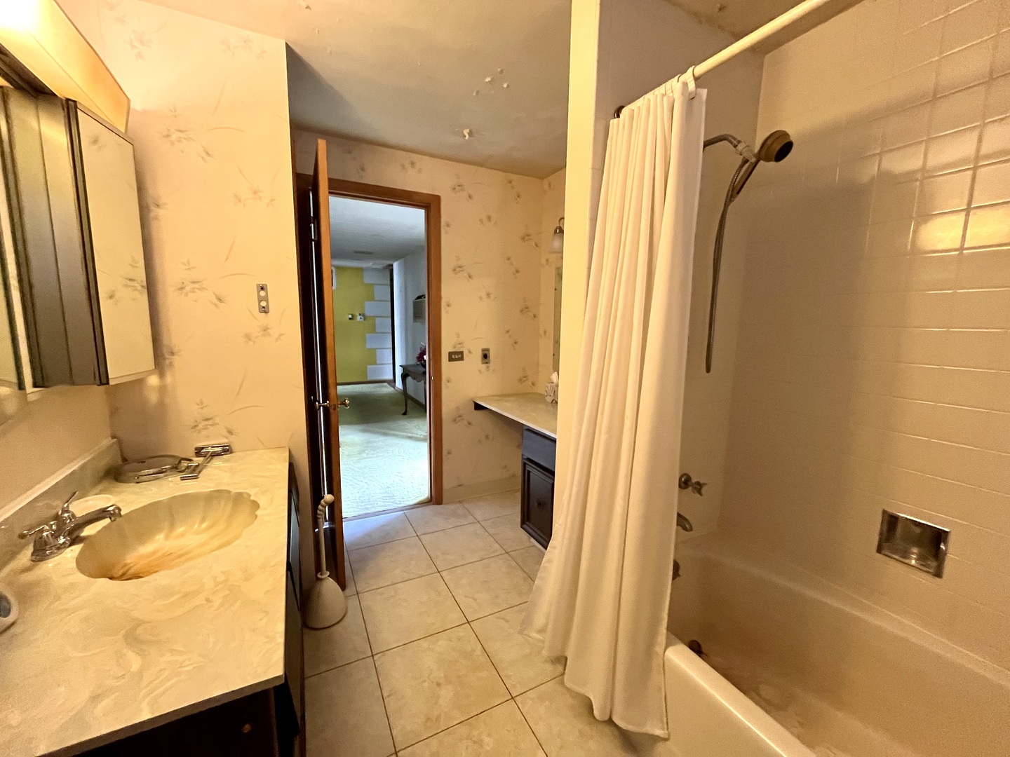 2401 Fairview Avenue, Johnsburg, IL 60051