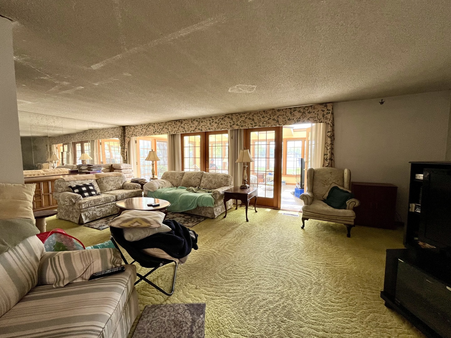 2401 Fairview Avenue, Johnsburg, IL 60051