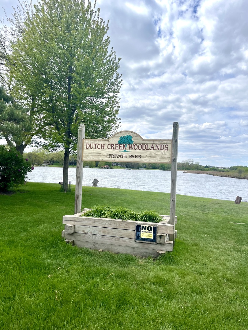 2401 Fairview Avenue, Johnsburg, IL 60051