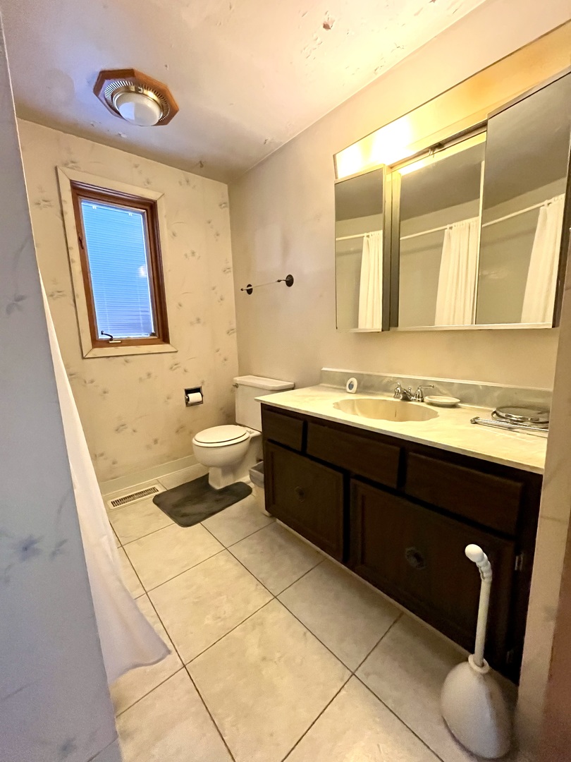 2401 Fairview Avenue, Johnsburg, IL 60051