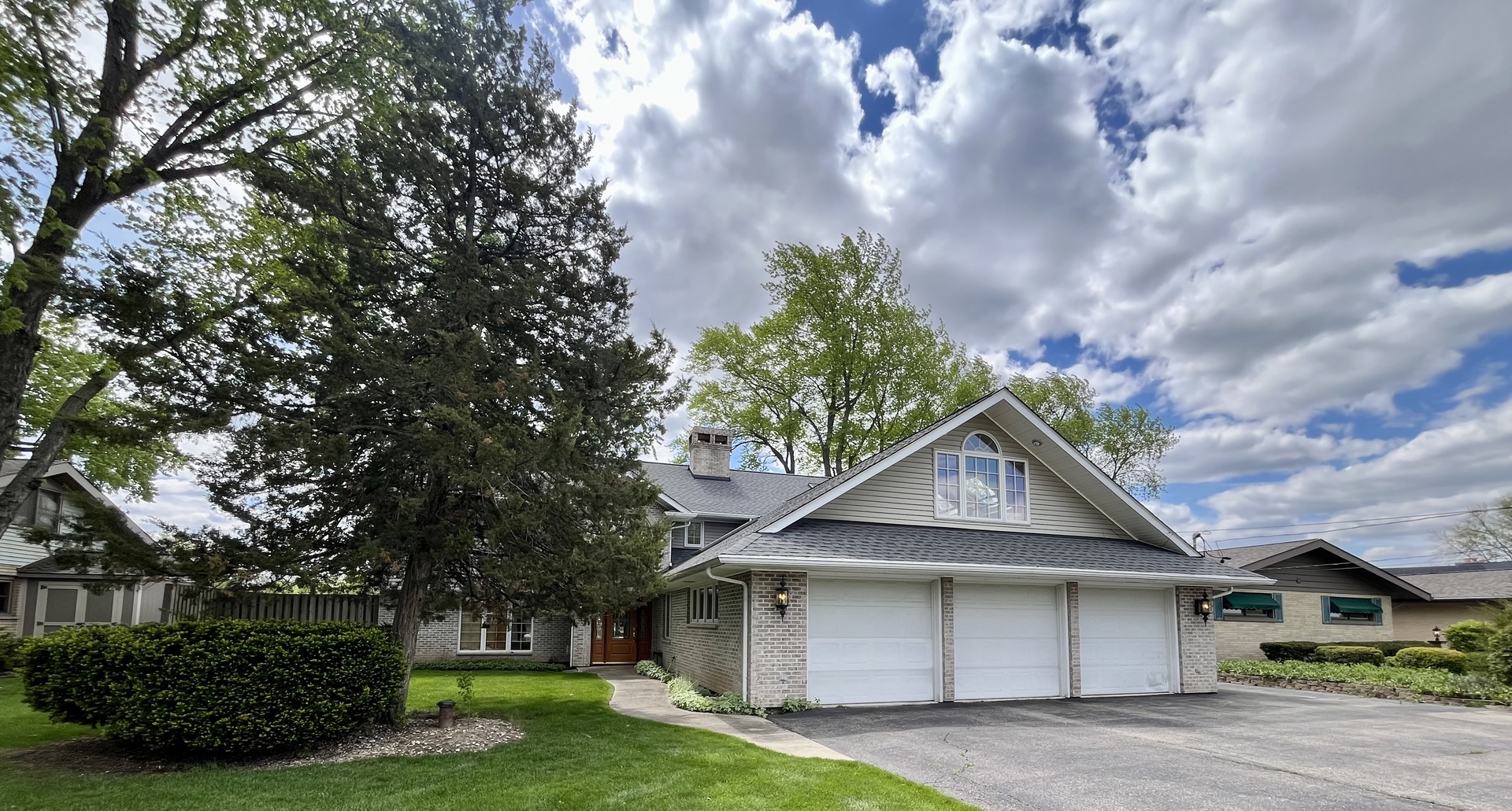 2401 Fairview Avenue, Johnsburg, IL 60051