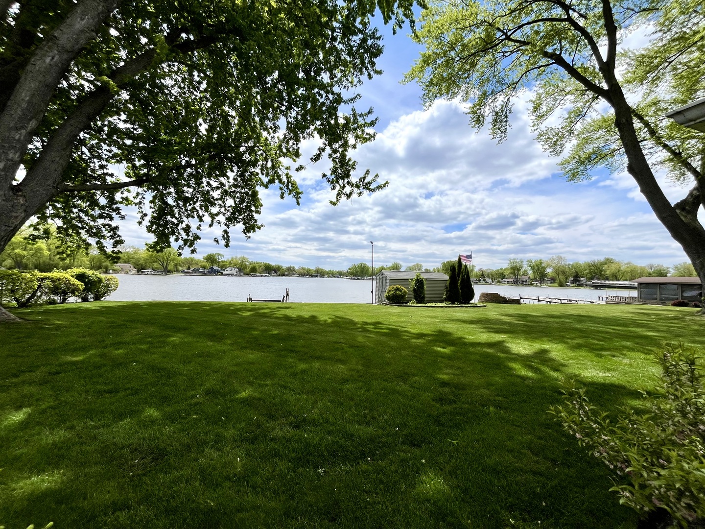 2401 Fairview Avenue, Johnsburg, IL 60051