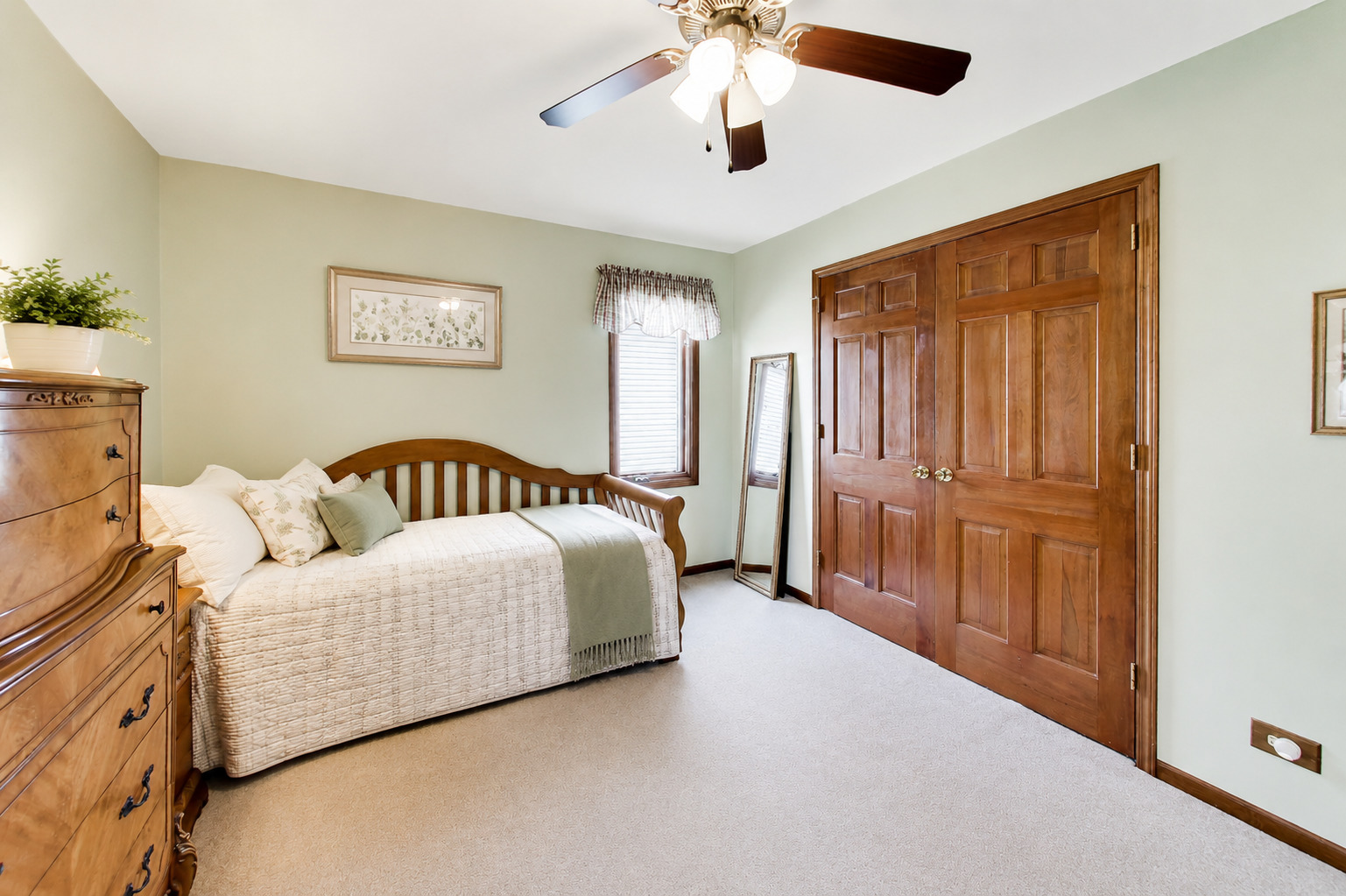 1265 N Scarlet Drive, Addison, IL 60101