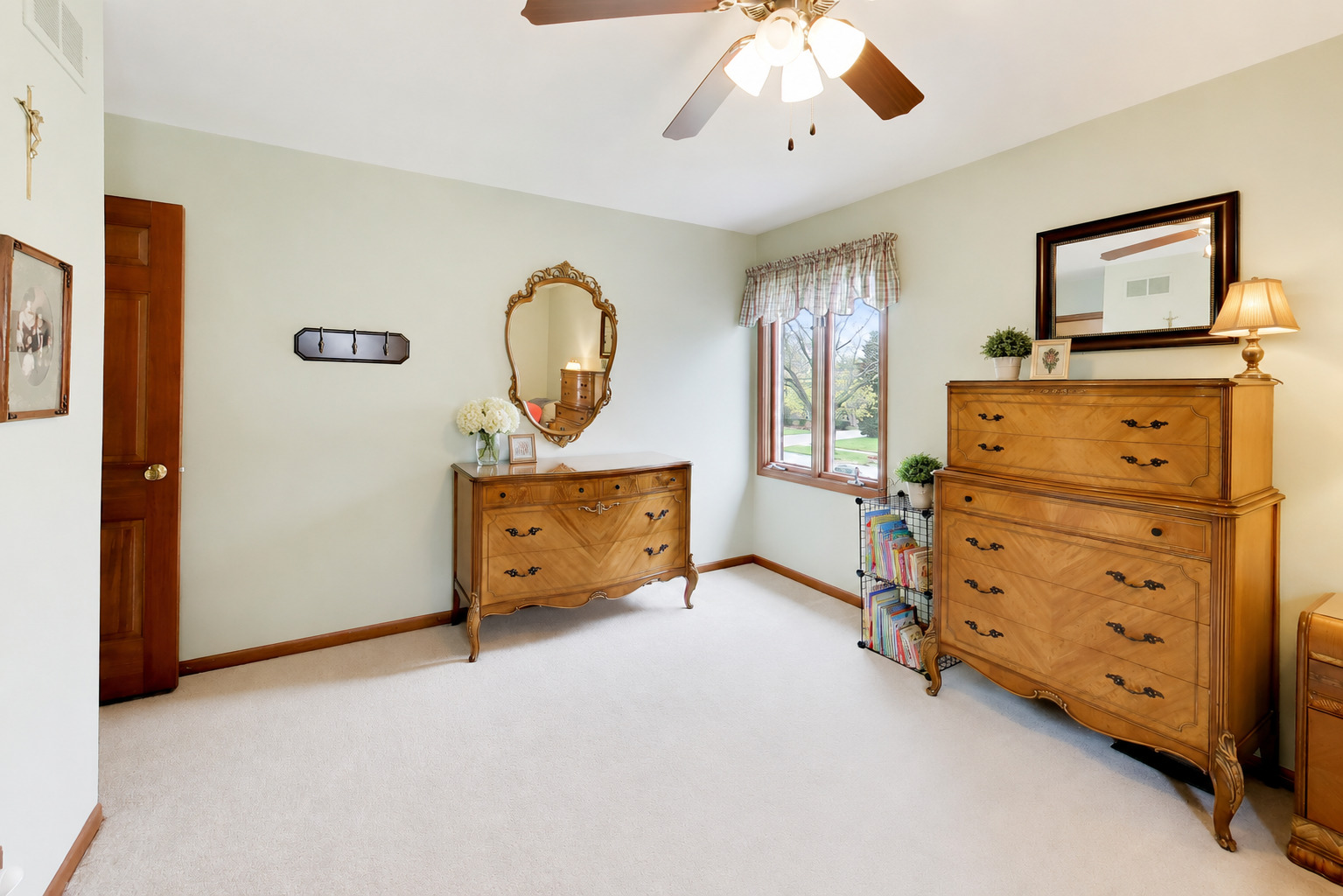1265 N Scarlet Drive, Addison, IL 60101