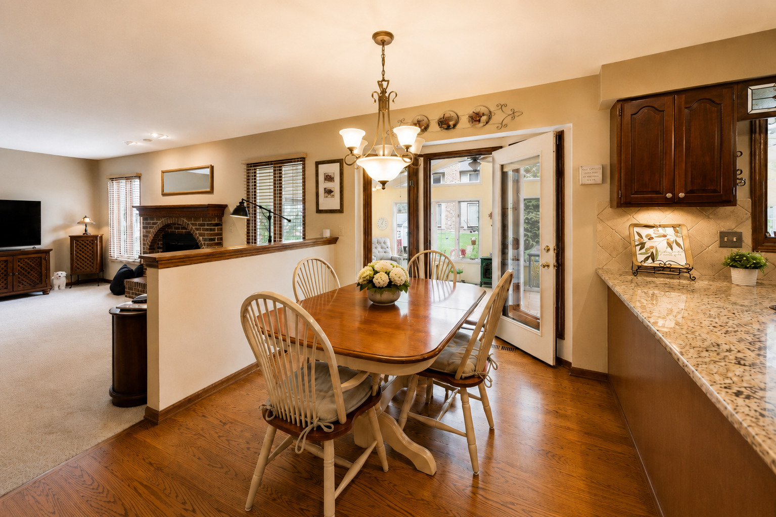 1265 N Scarlet Drive, Addison, IL 60101