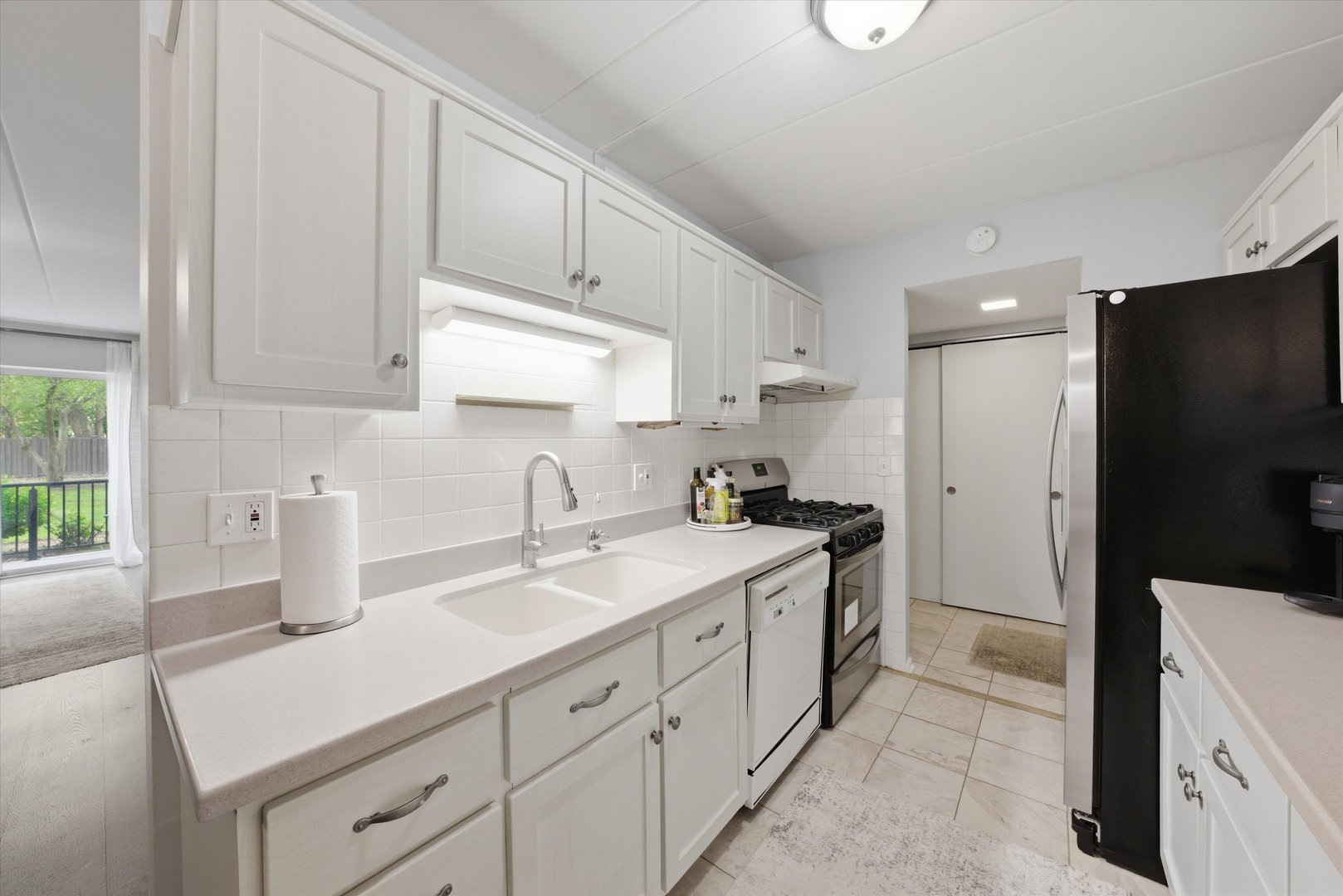 5S040 Pebblewood Lane #W103, Naperville, IL 60563