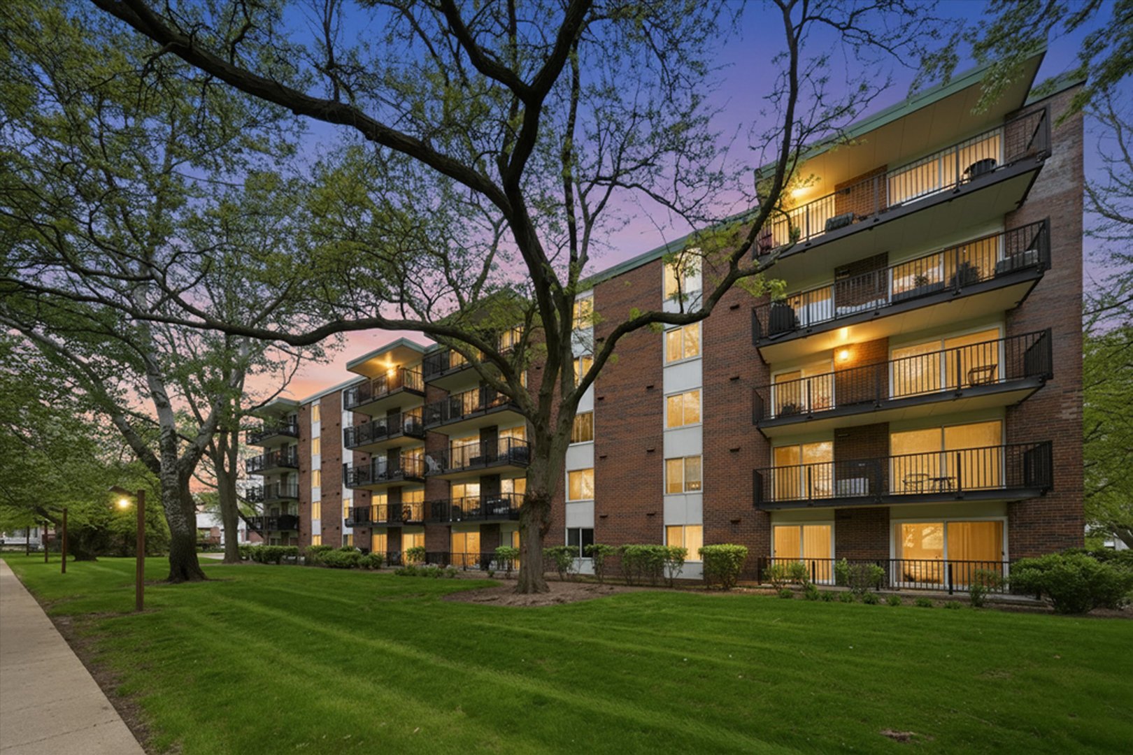 5S040 Pebblewood Lane #W103, Naperville, IL 60563
