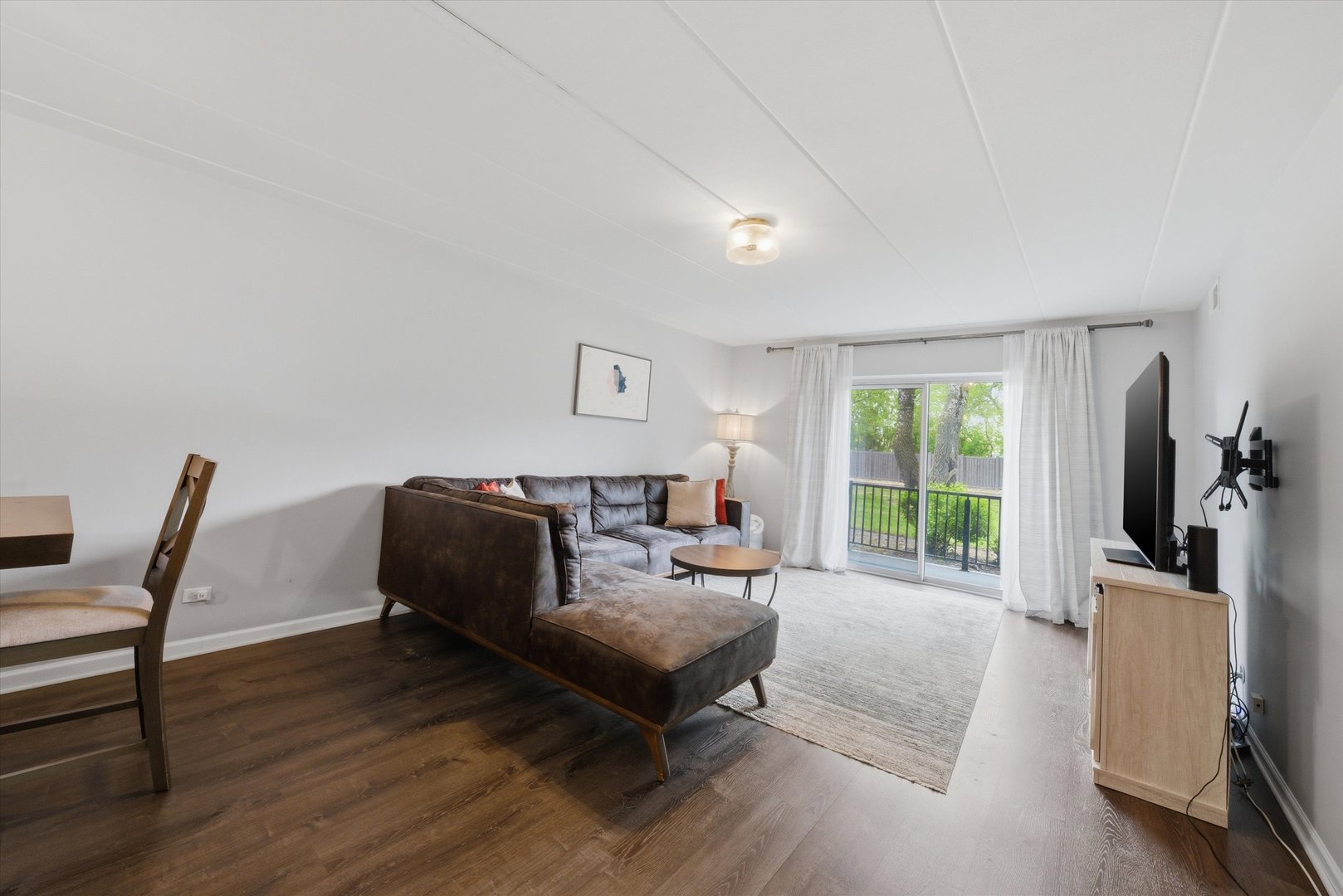5S040 Pebblewood Lane #W103, Naperville, IL 60563