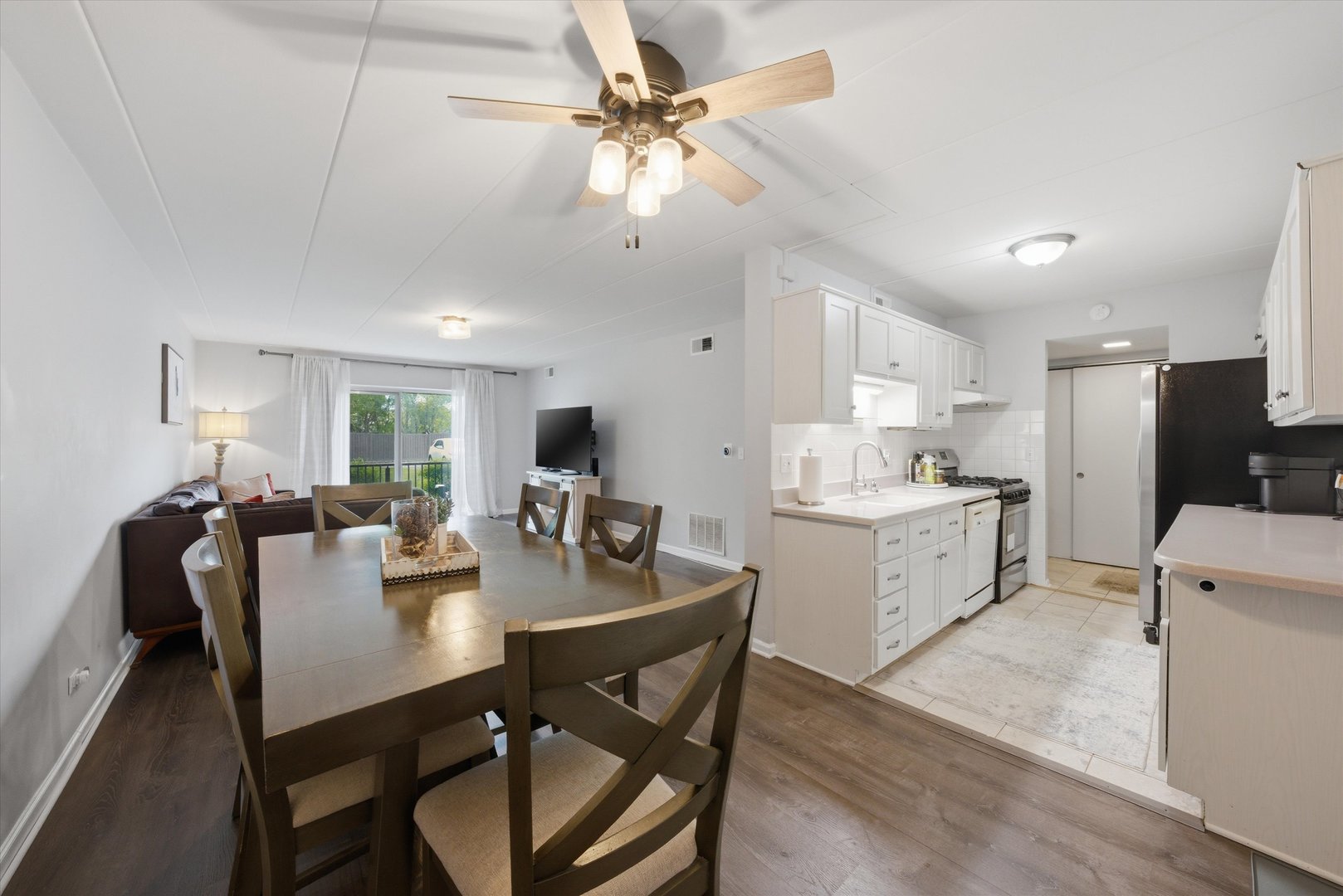 5S040 Pebblewood Lane #W103, Naperville, IL 60563