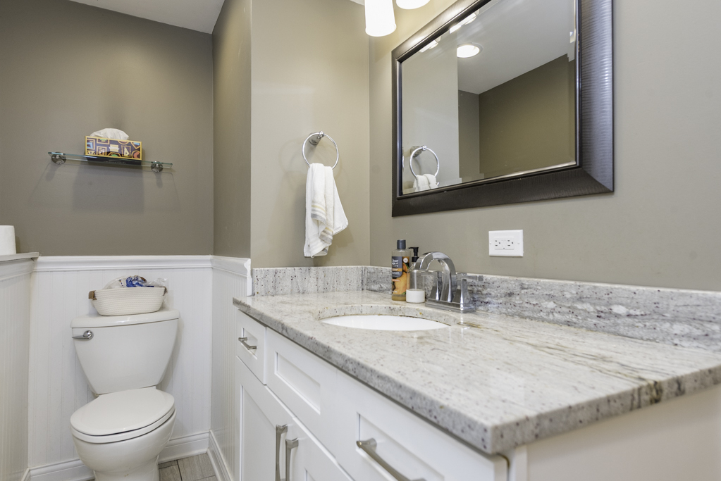 814 Holdridge Avenue, Winthrop Harbor, IL 60096