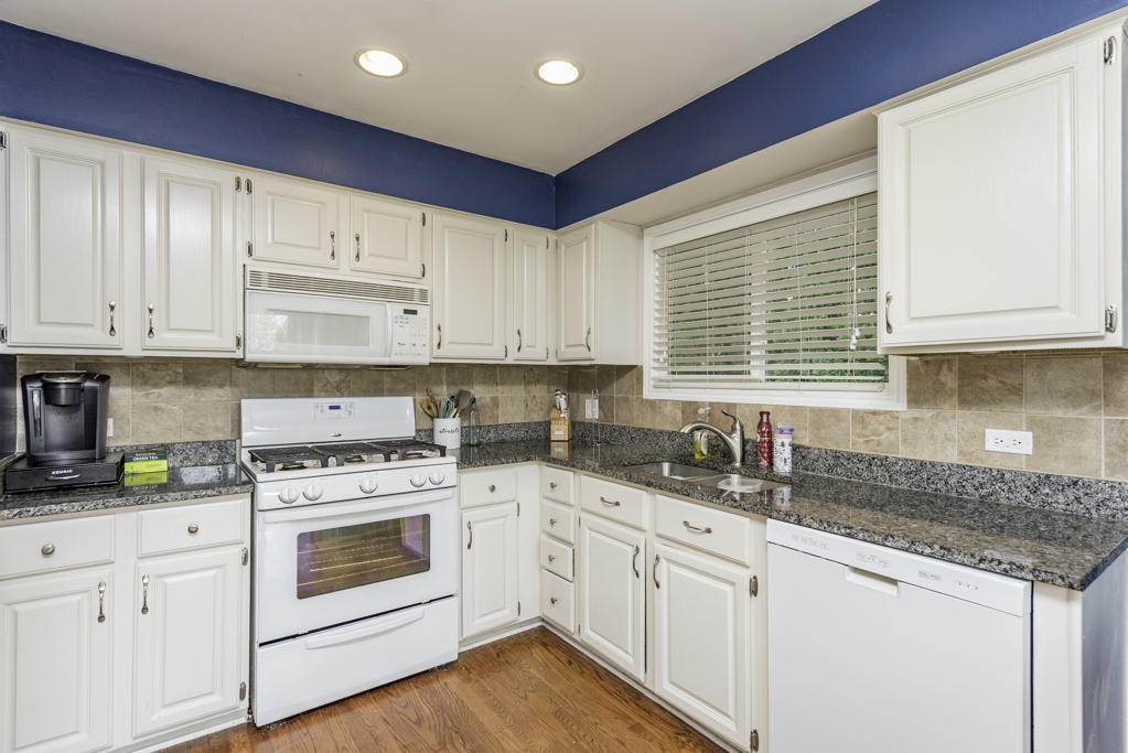 814 Holdridge Avenue, Winthrop Harbor, IL 60096