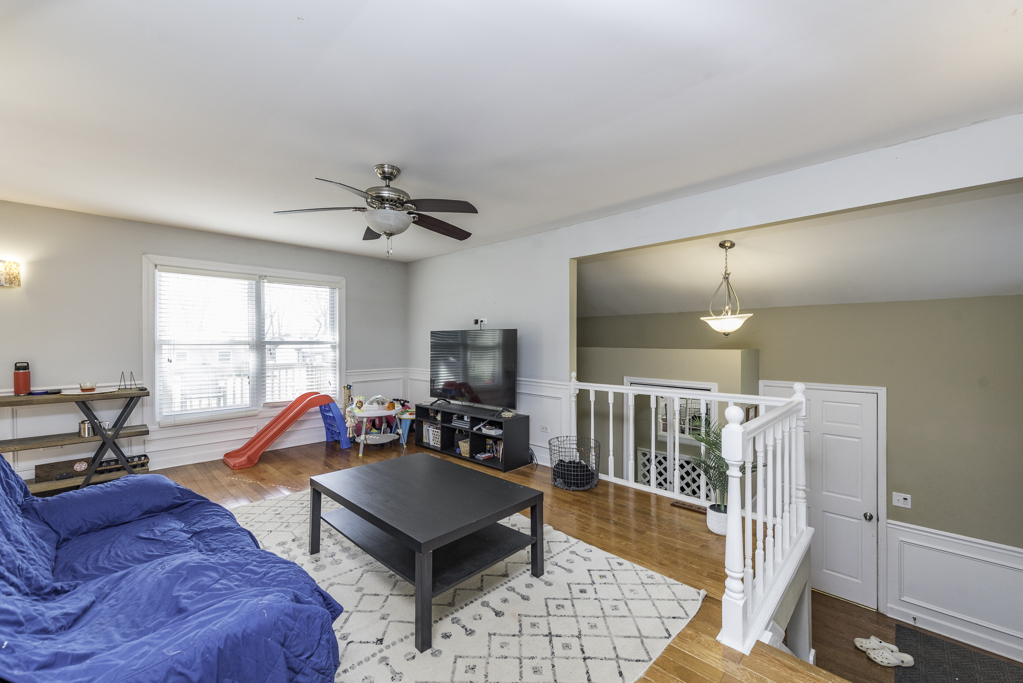814 Holdridge Avenue, Winthrop Harbor, IL 60096