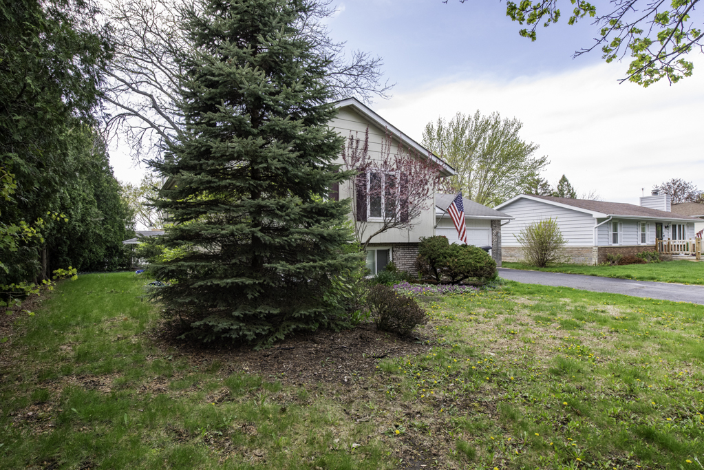 814 Holdridge Avenue, Winthrop Harbor, IL 60096