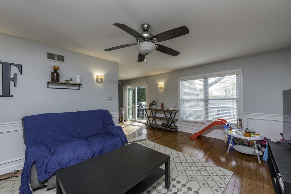 814 Holdridge Avenue, Winthrop Harbor, IL 60096