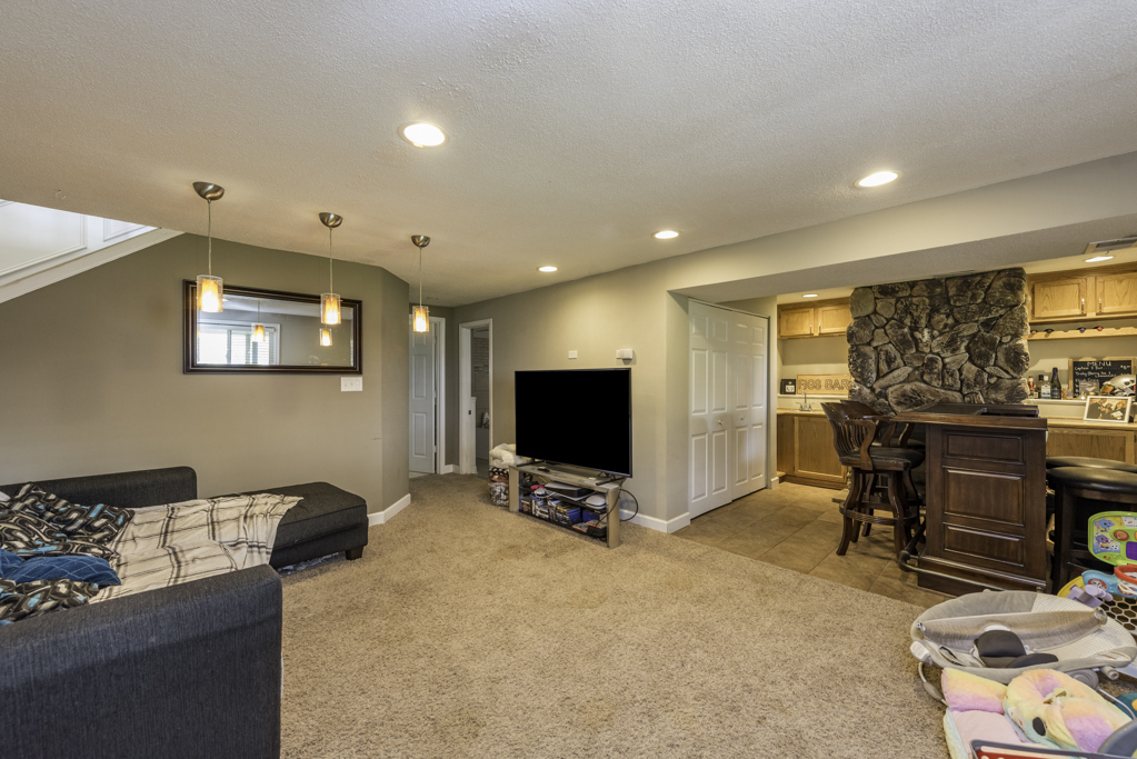 814 Holdridge Avenue, Winthrop Harbor, IL 60096