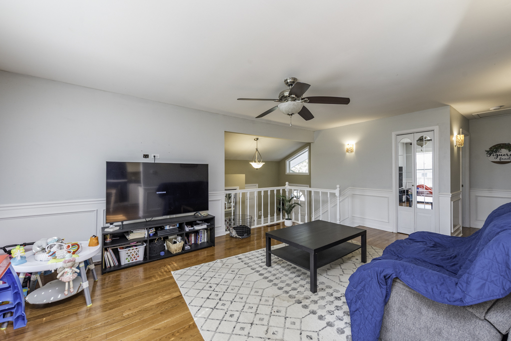 814 Holdridge Avenue, Winthrop Harbor, IL 60096