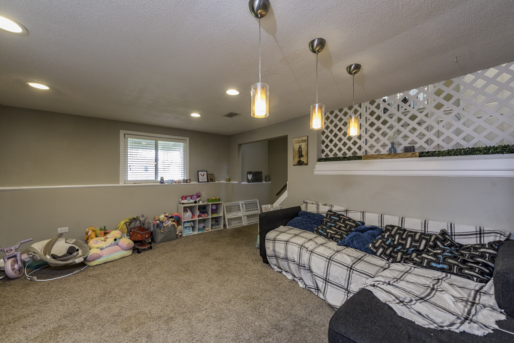 814 Holdridge Avenue, Winthrop Harbor, IL 60096