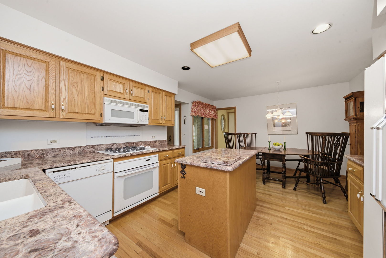 2235 Tamarack Drive, Downers Grove, IL 60515
