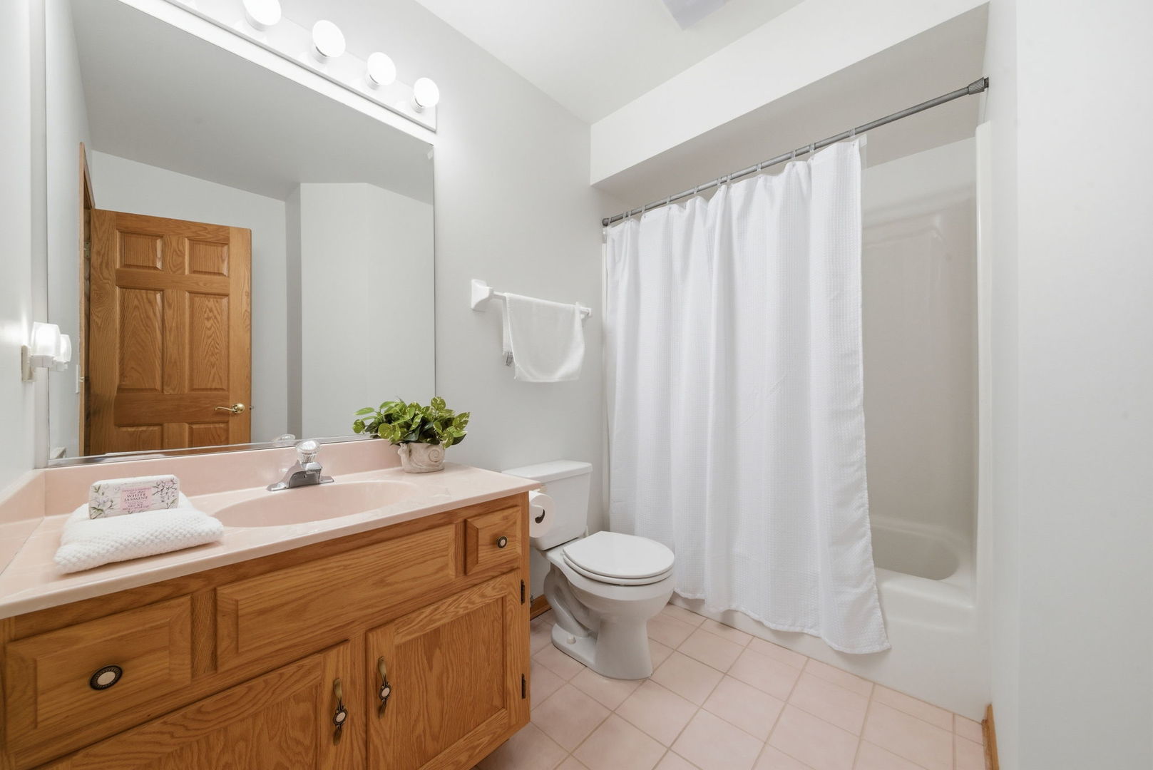 2235 Tamarack Drive, Downers Grove, IL 60515