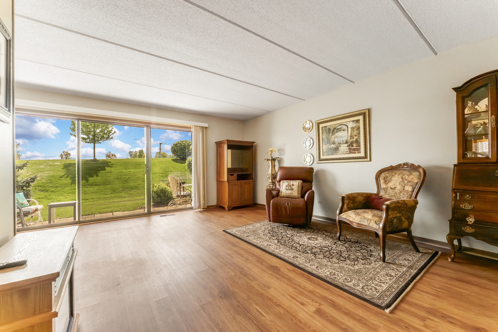 245 Windsor Lane #B, Willowbrook, IL 60527
