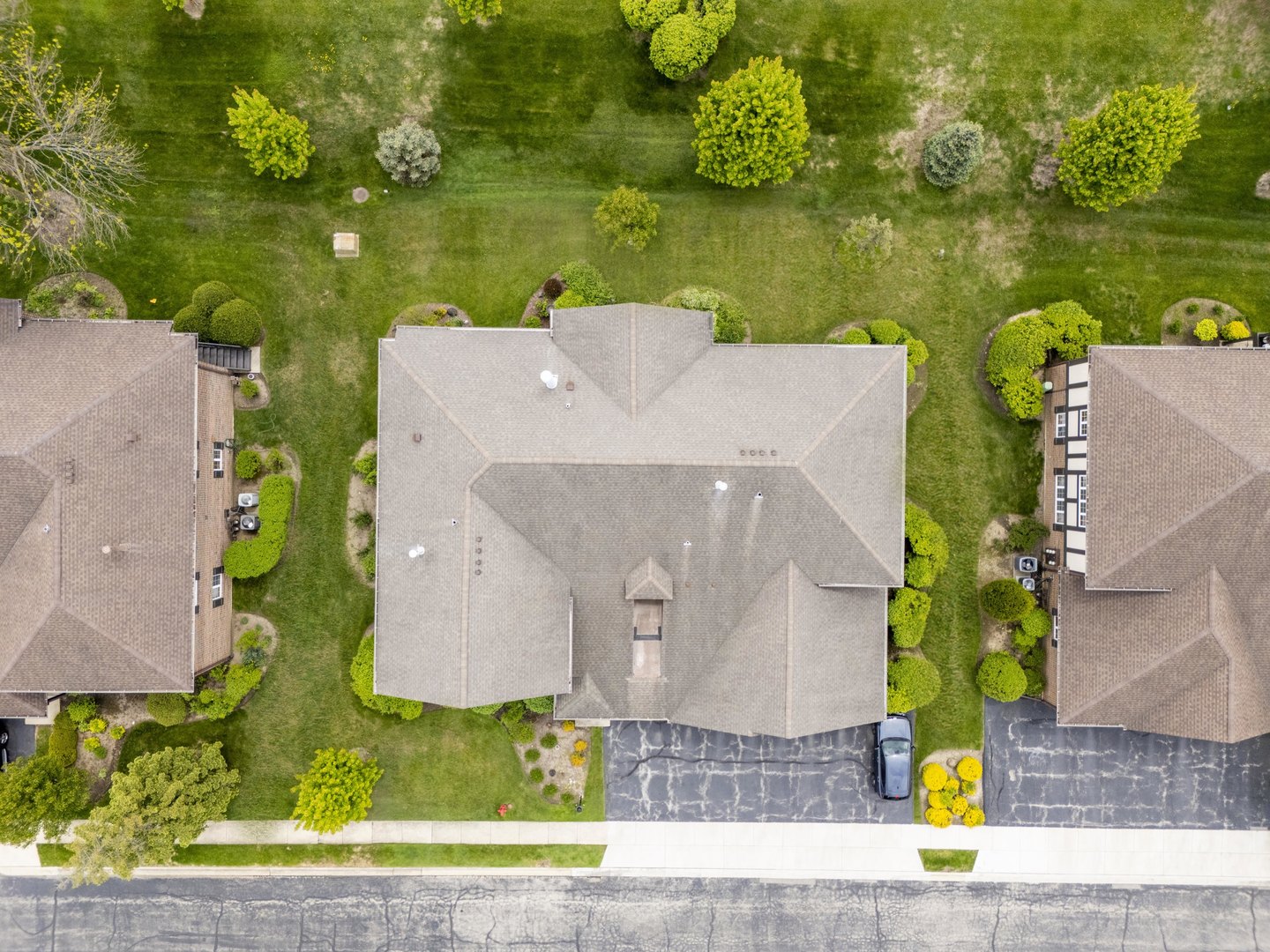 245 Windsor Lane #B, Willowbrook, IL 60527