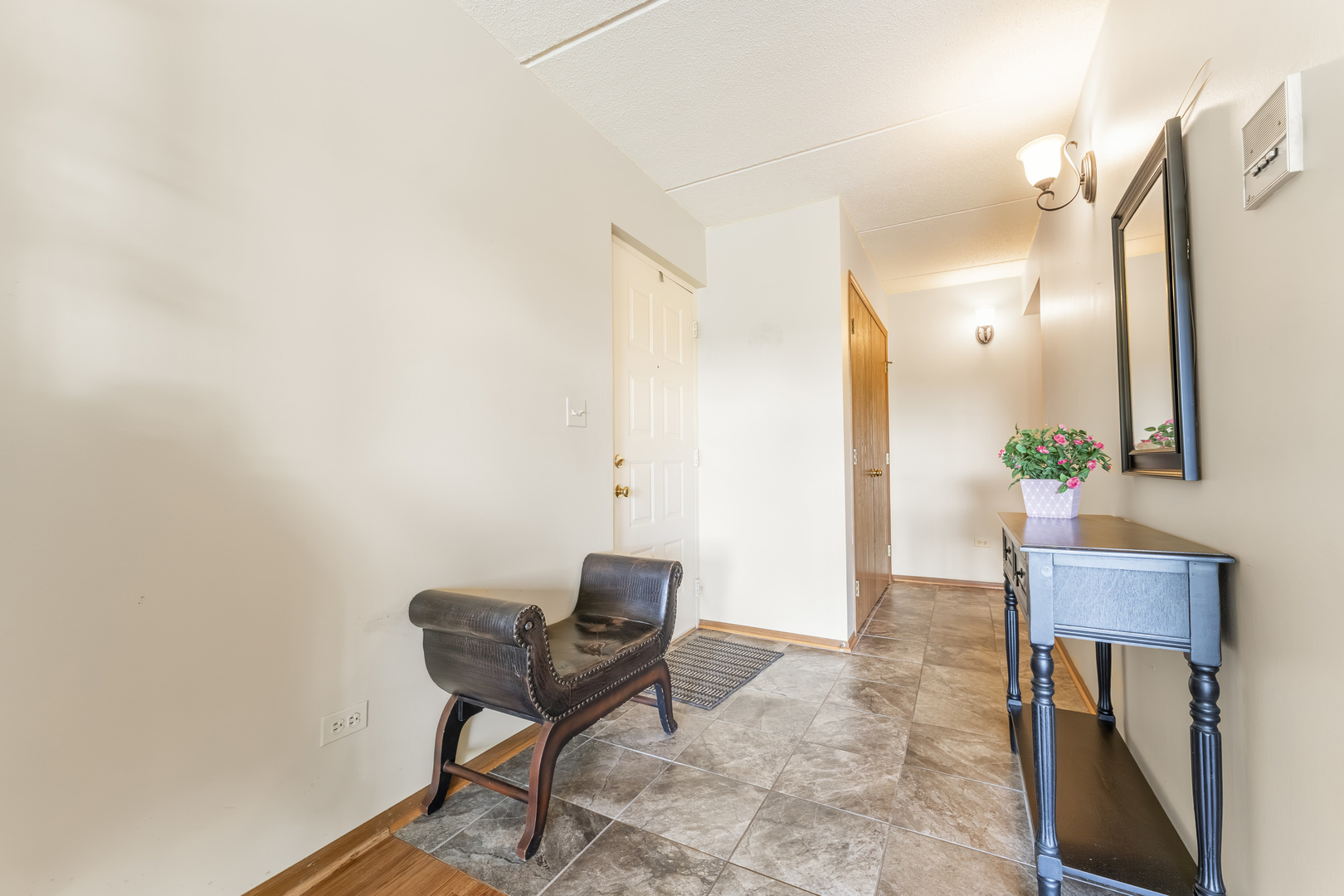 245 Windsor Lane #B, Willowbrook, IL 60527